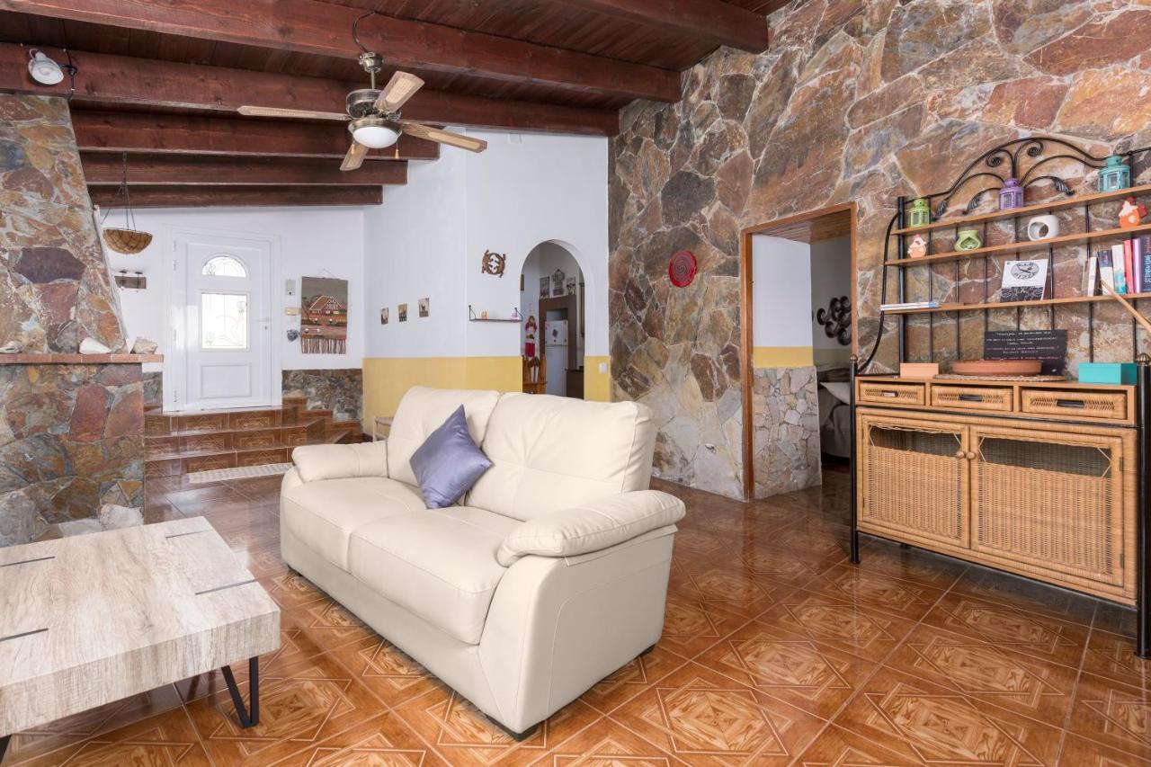 Home2Book Quiet Villa With Private Pool Triquivijate 외부 사진