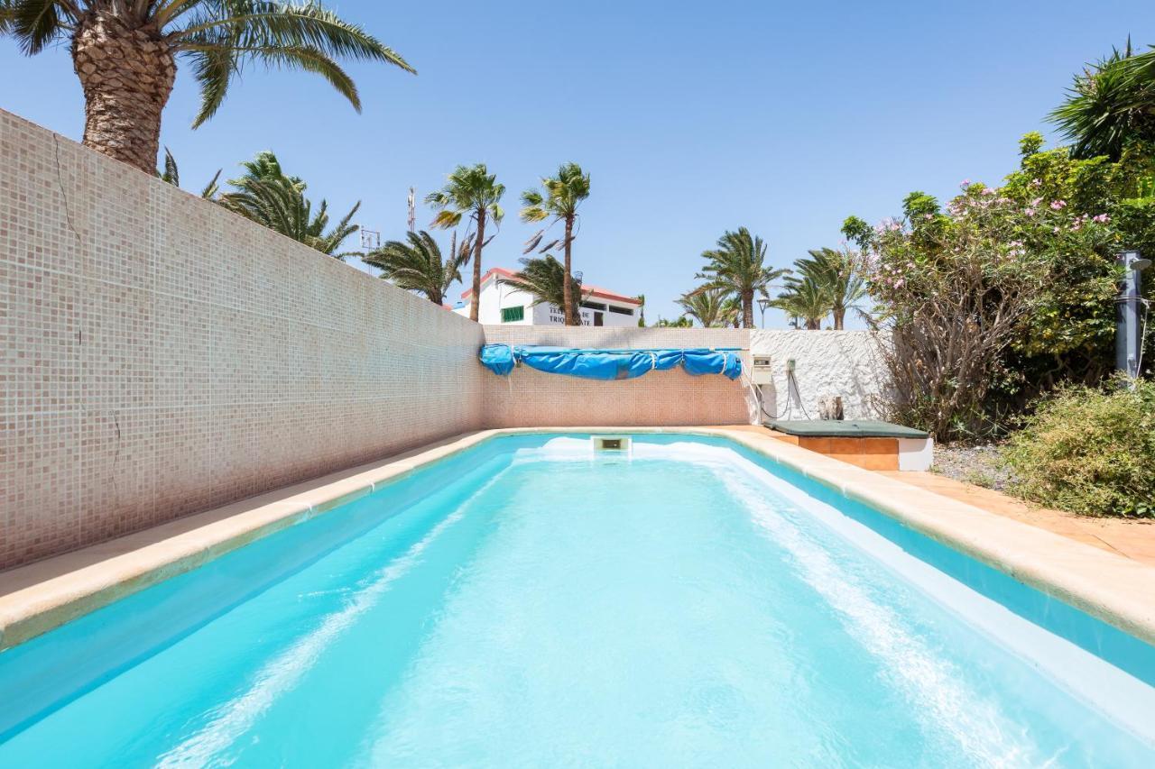 Home2Book Quiet Villa With Private Pool Triquivijate 외부 사진