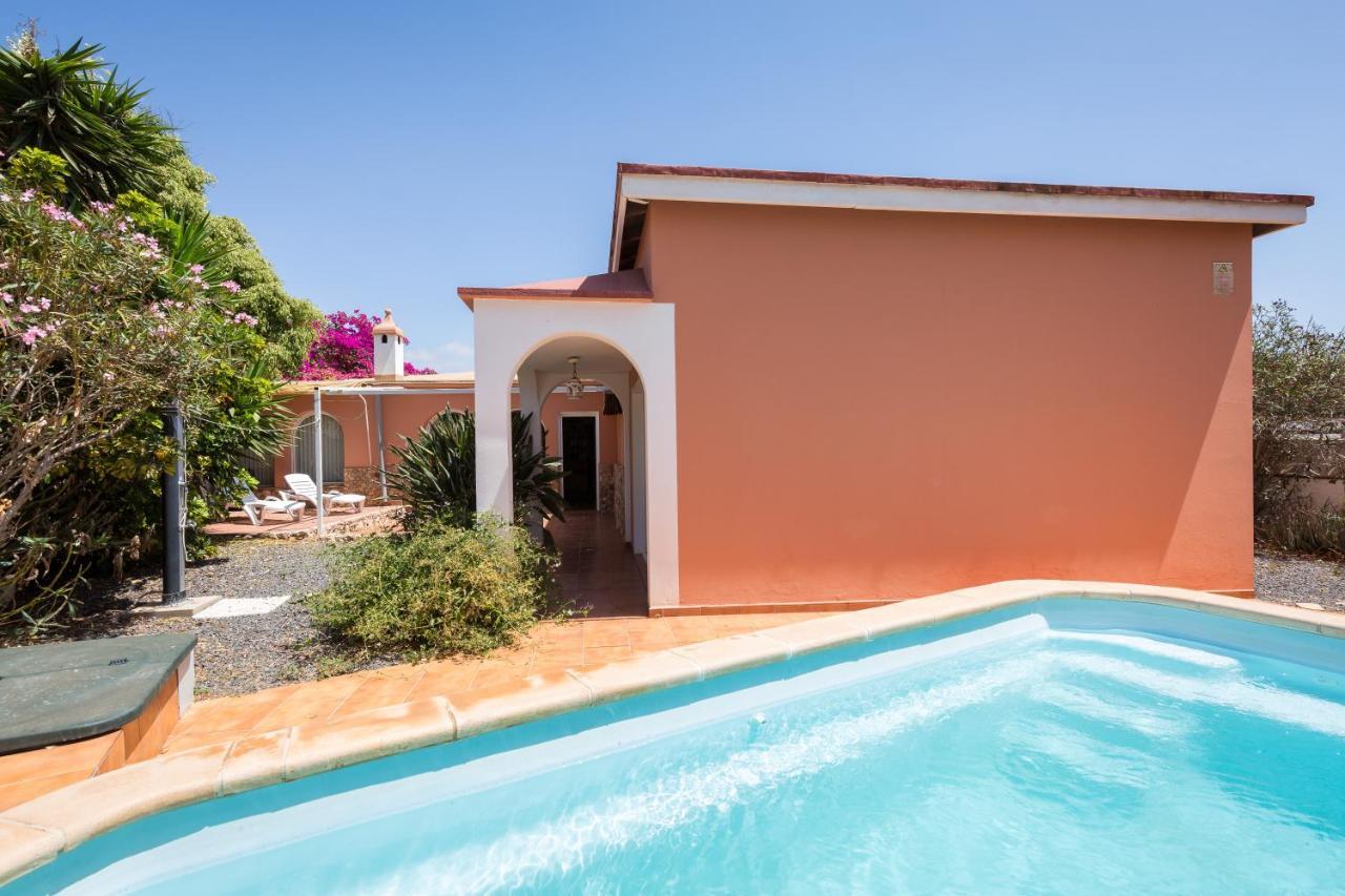 Home2Book Quiet Villa With Private Pool Triquivijate 외부 사진