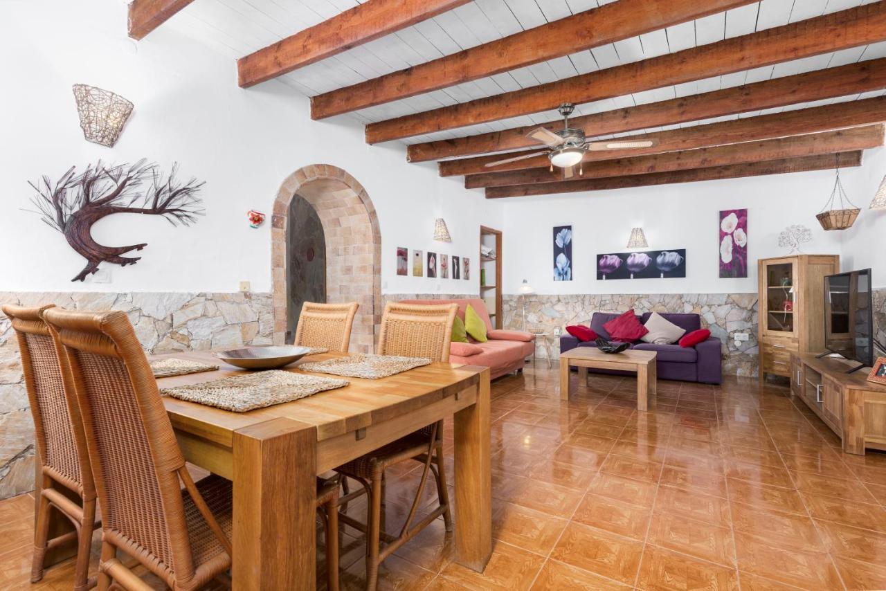 Home2Book Quiet Villa With Private Pool Triquivijate 외부 사진