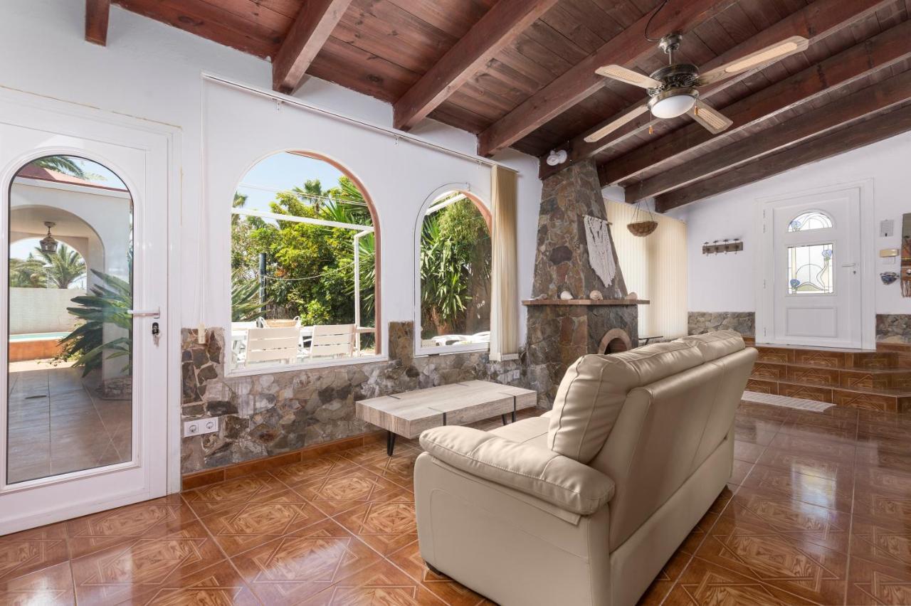 Home2Book Quiet Villa With Private Pool Triquivijate 외부 사진