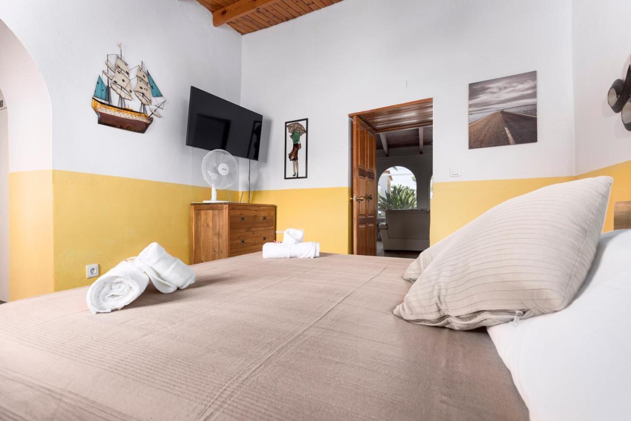 Home2Book Quiet Villa With Private Pool Triquivijate 외부 사진