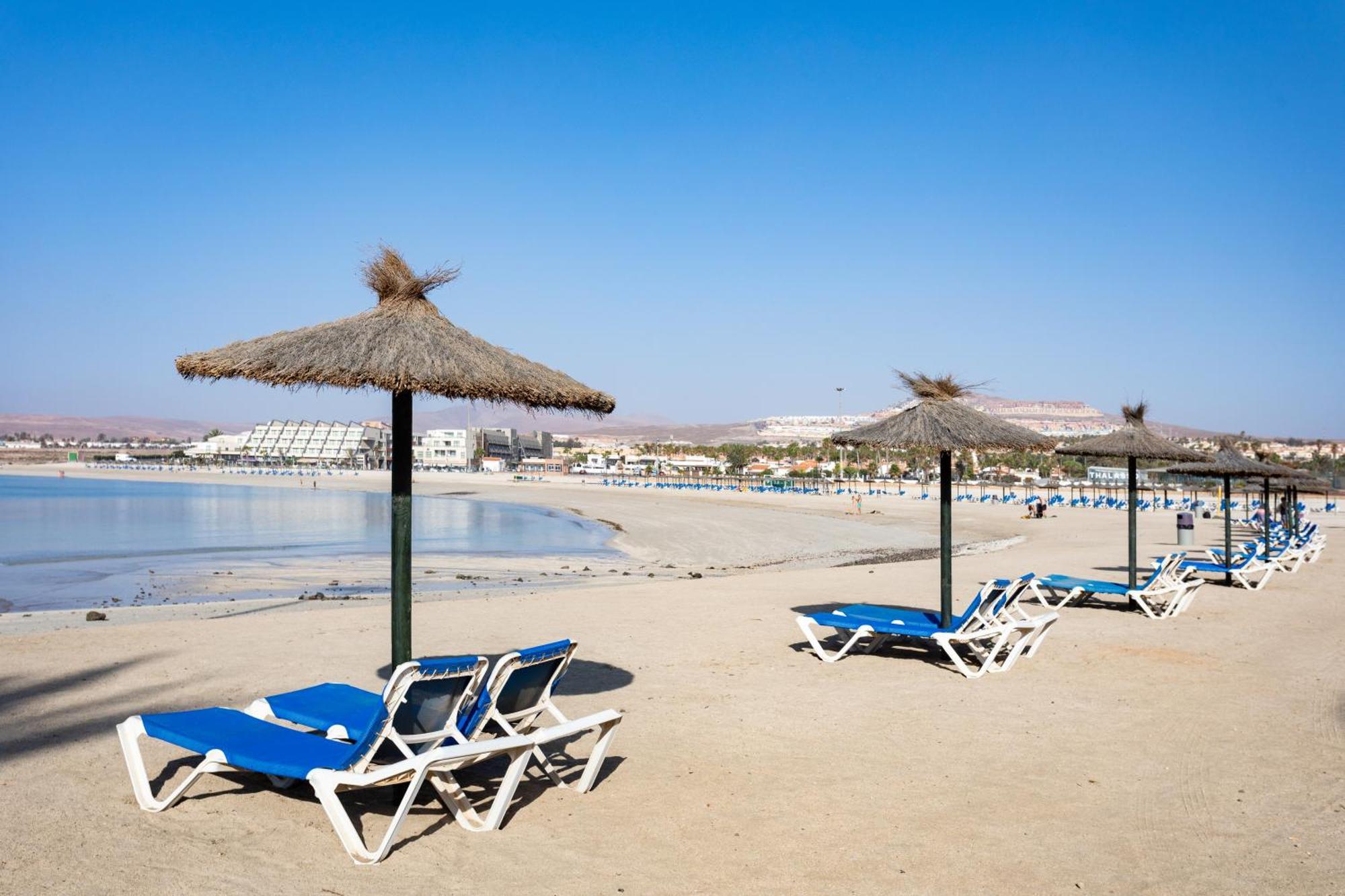 Home2Book Quiet Villa With Private Pool Triquivijate 외부 사진